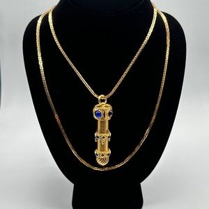 Vintage Really Rare Camrose & Kross capsule necklace #467